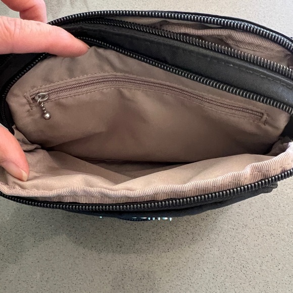 NWT Baggallini Black Triple Zip Bag - Picture 4 of 6